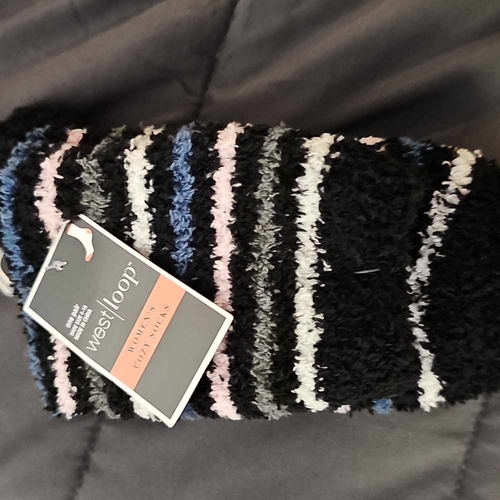 3 Pairs Of Cozy Fuzzy Socks Set - Red, Black, and Gray, Womens Size ~4-10 - Picture 8 of 9